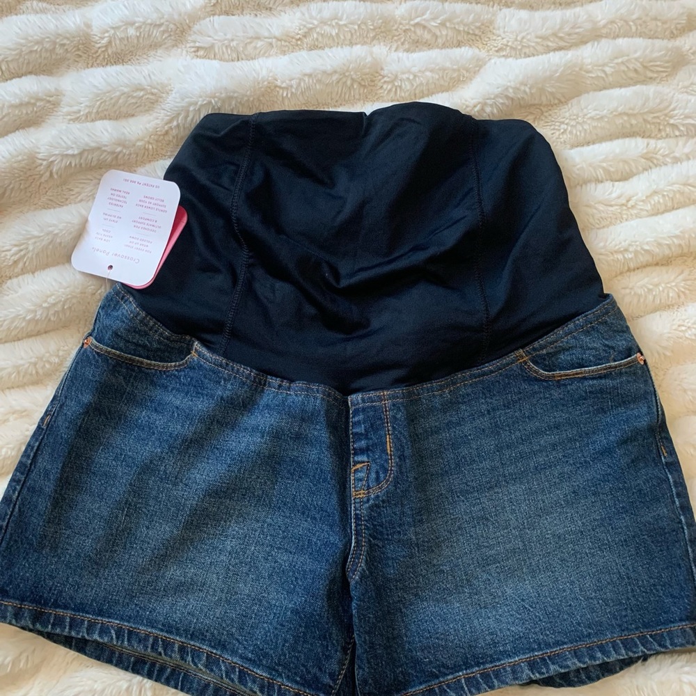 Pregnancy shorts crossover size 8